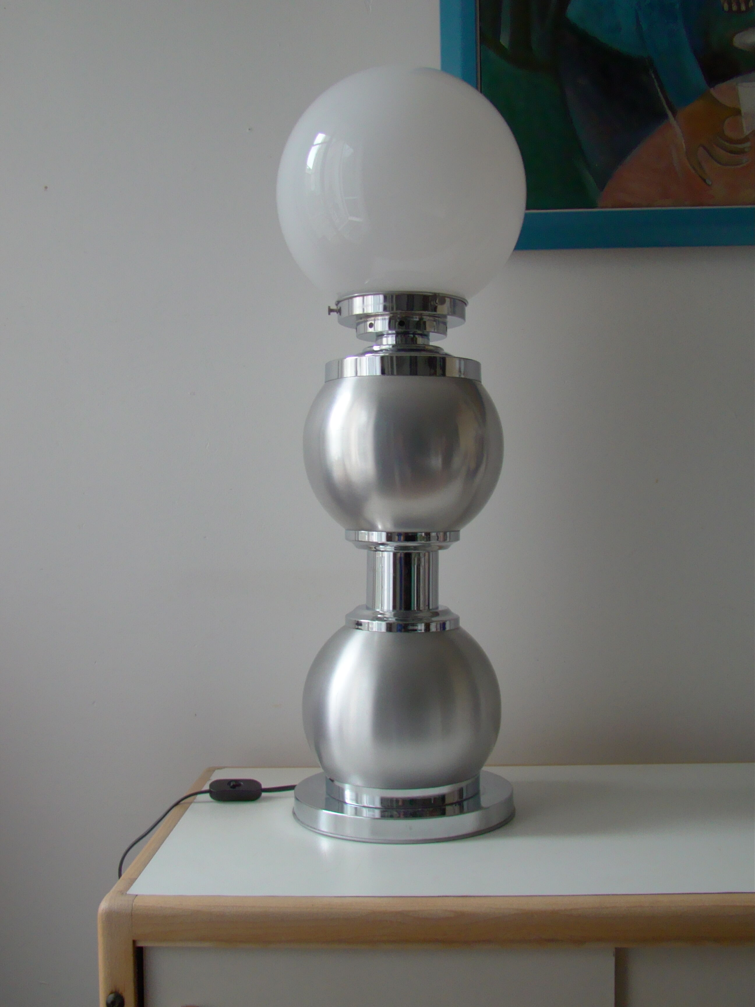 Lampe vintage aluminium et opaline signée