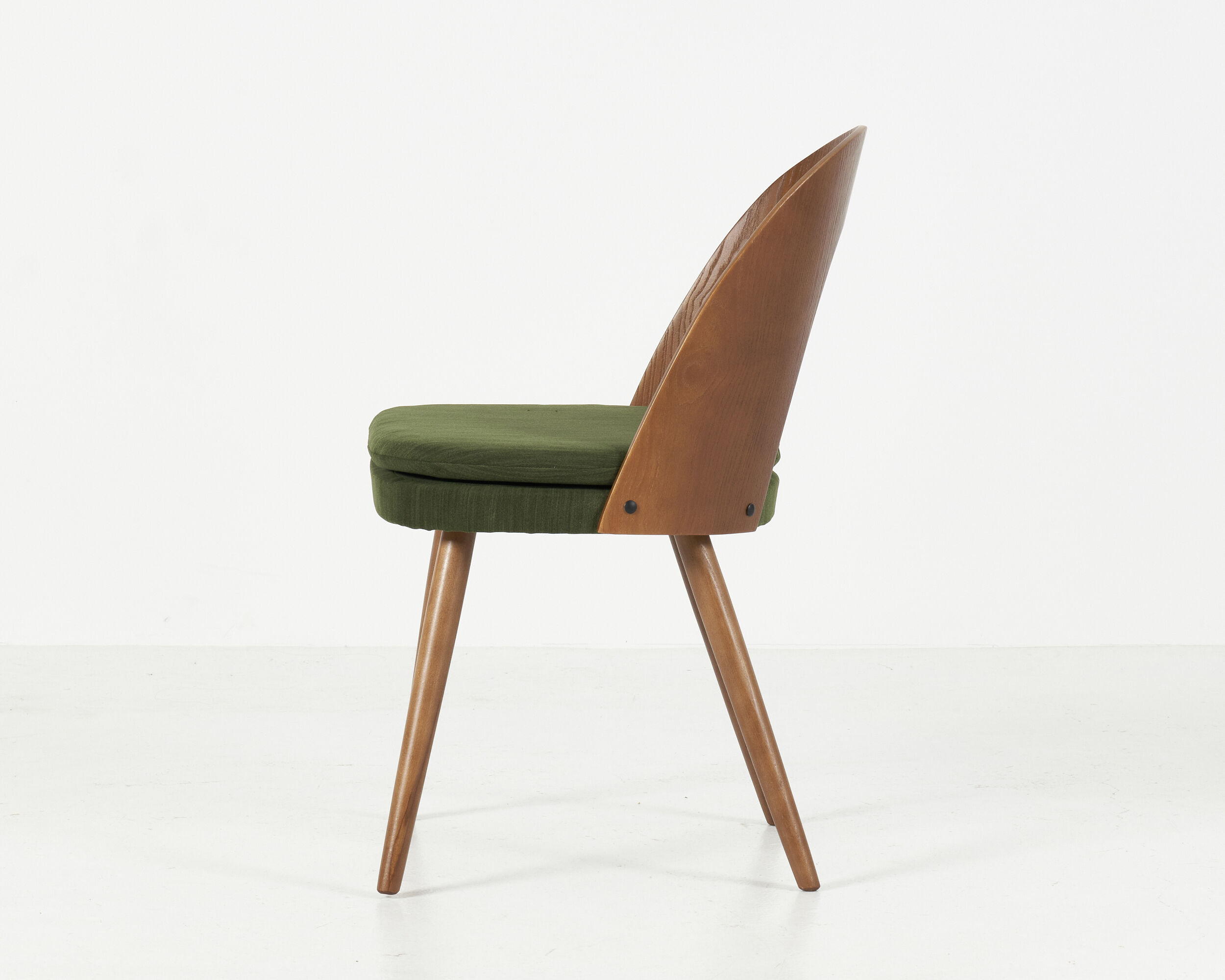 Chaise Antonin Suman des années 60