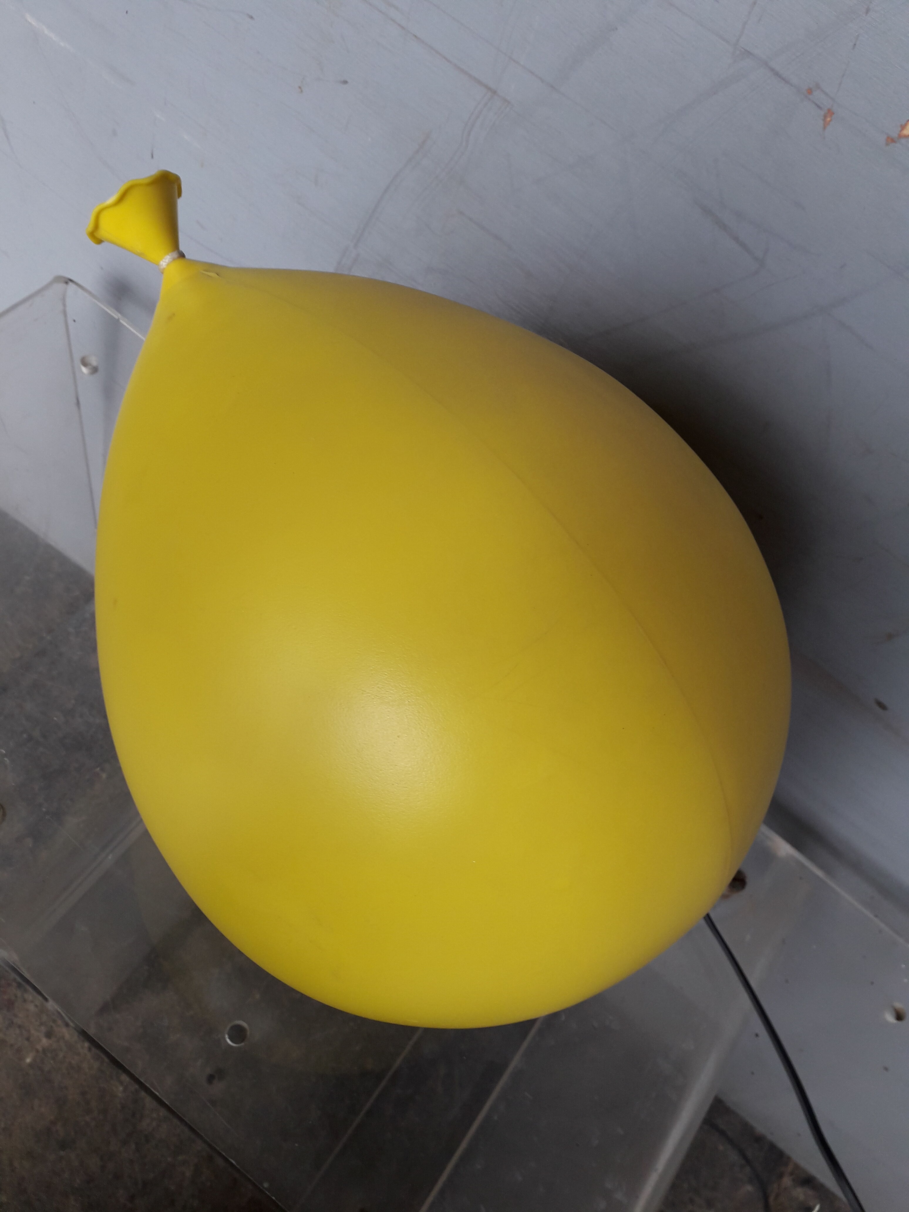 Lampe ballon design par Yves Christin pour Bilumen
