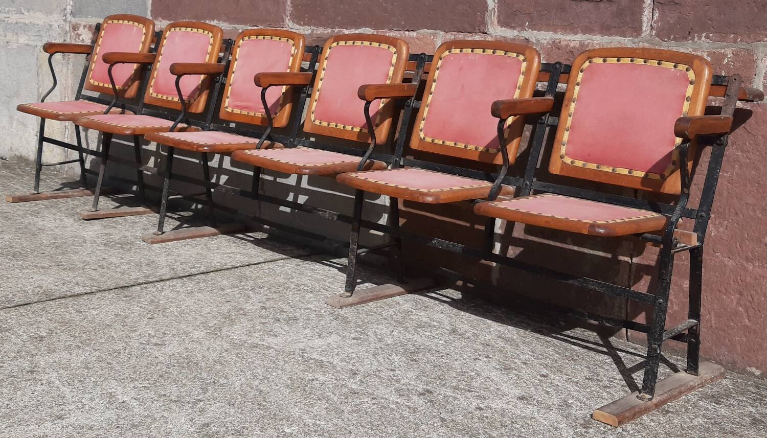6-seater cinema seat.