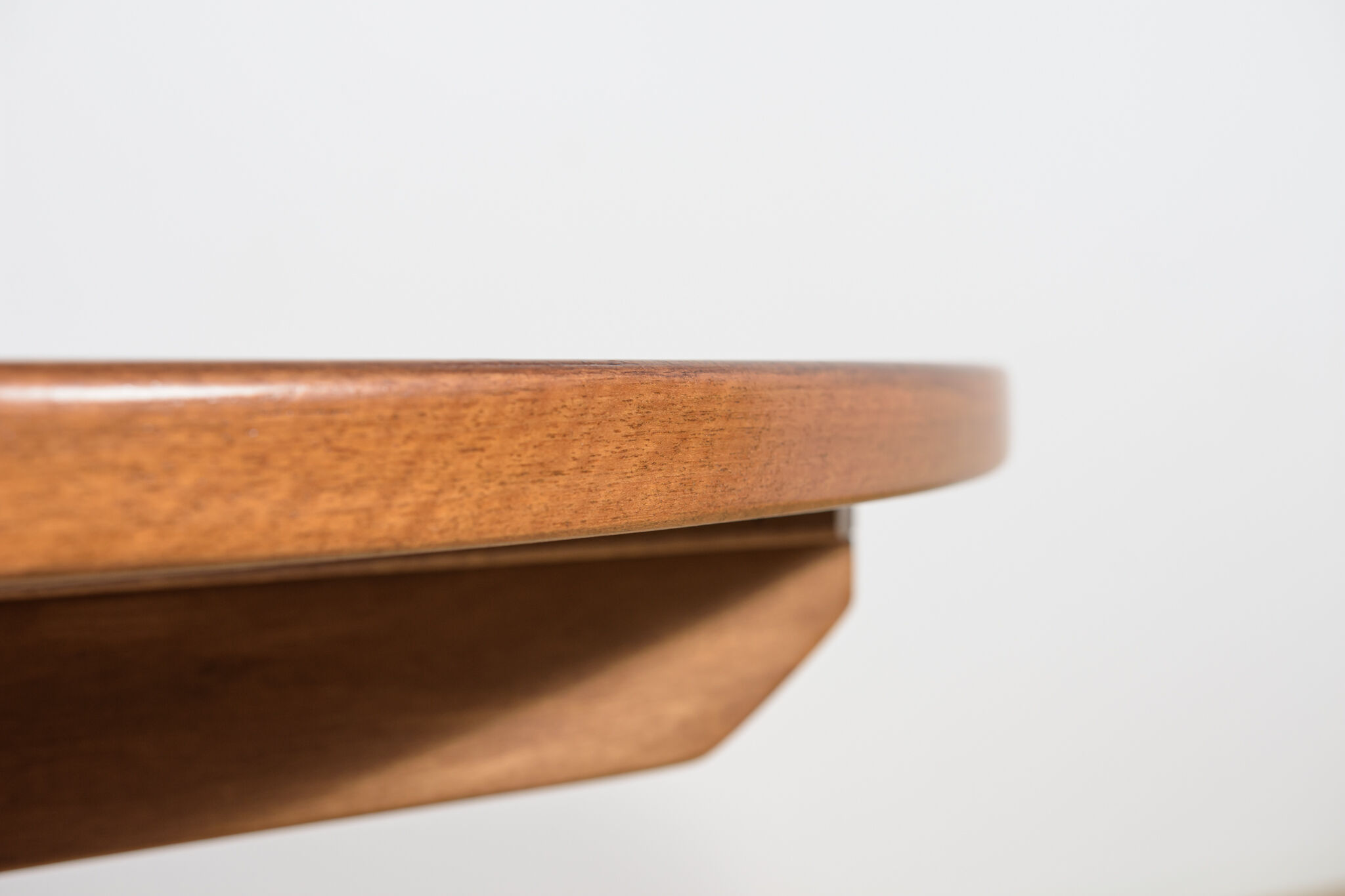 Table à manger ronde extensible en teck des années 1950, Royaume-Uni
