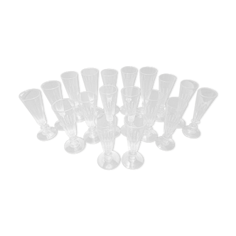 18 crystal champagne flutes