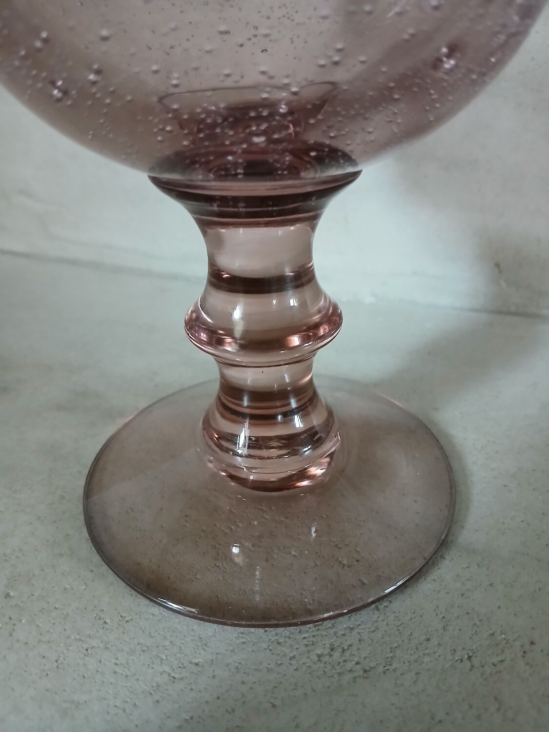 Large stemmed glass with bubble glass