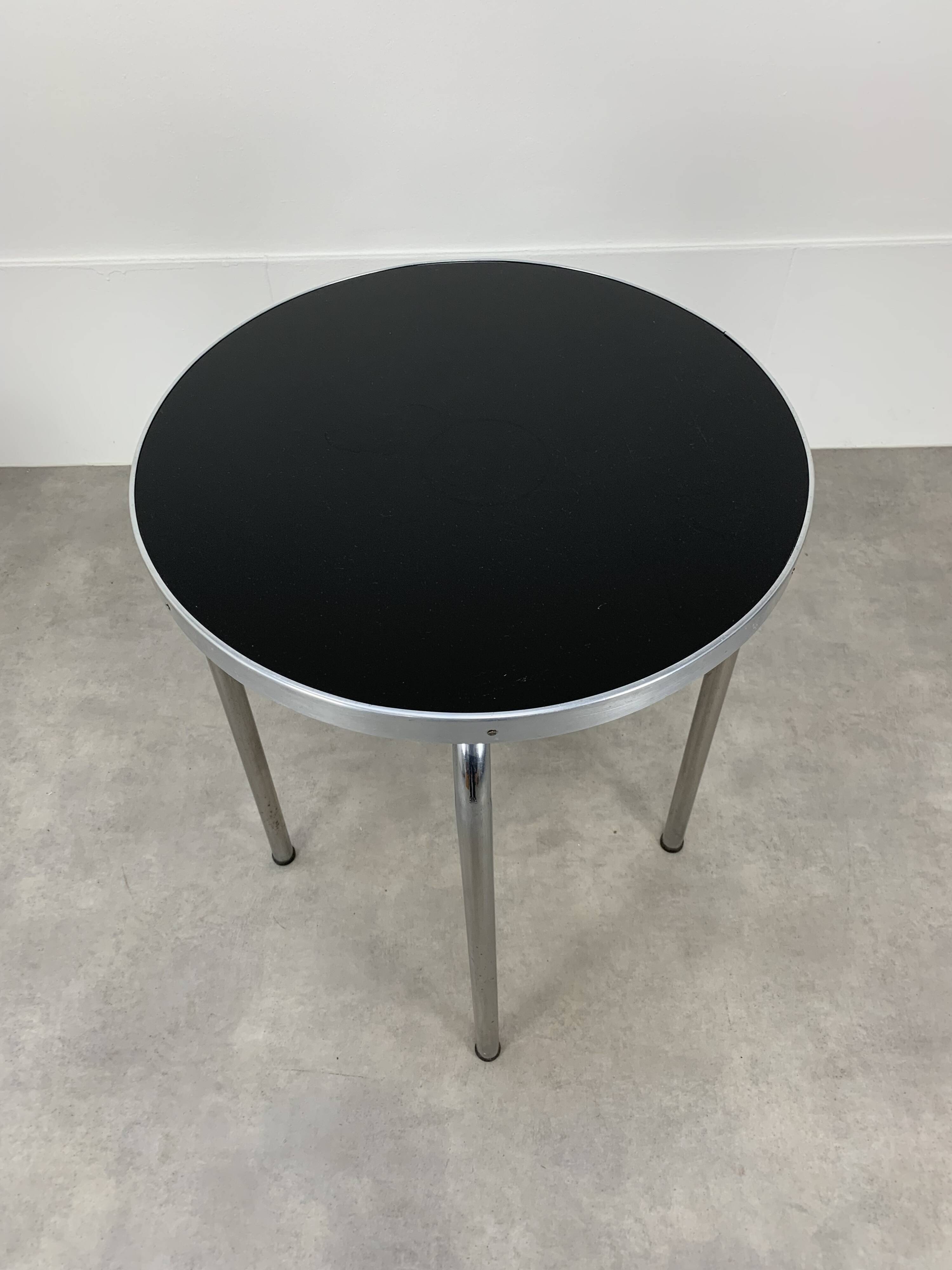 Bauhaus pedestal table, side table