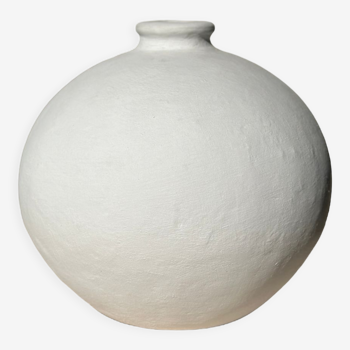 Vase artisanal boule en terracotta peint en blanc H:24 D:26