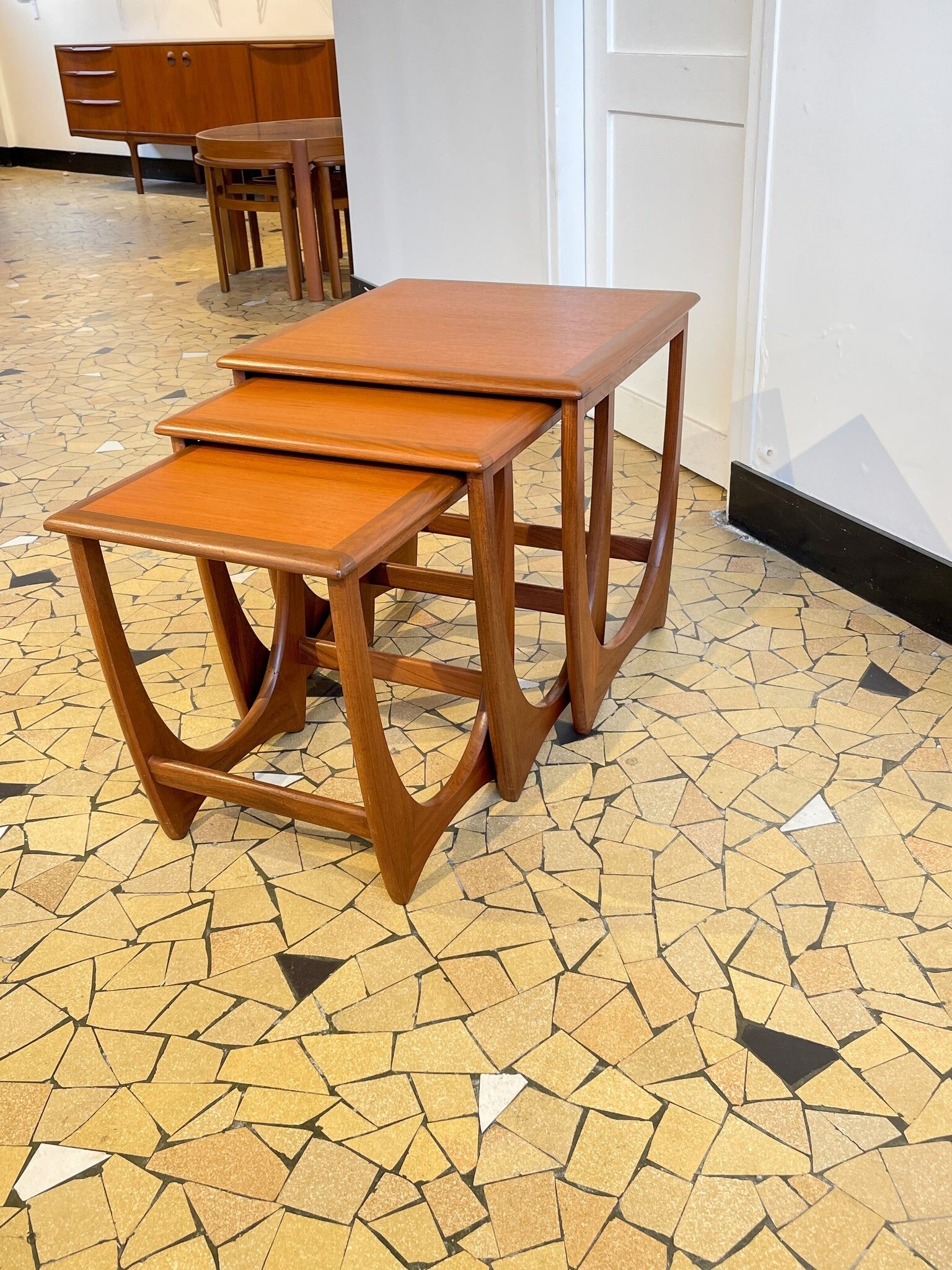 Teak trundle coffee table