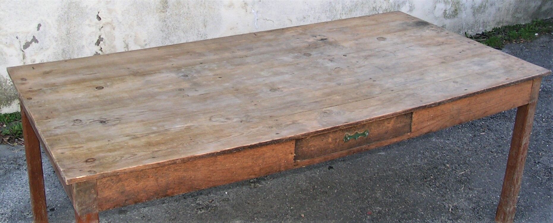 Farm table