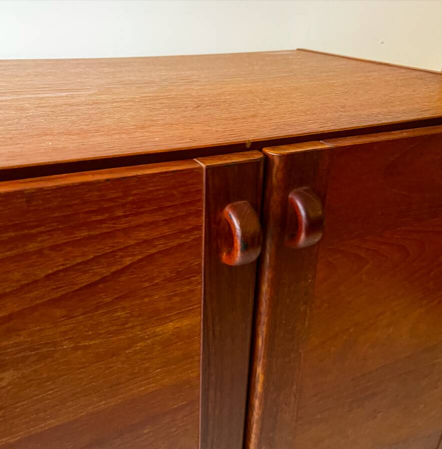 Buffet scandinave en teck
