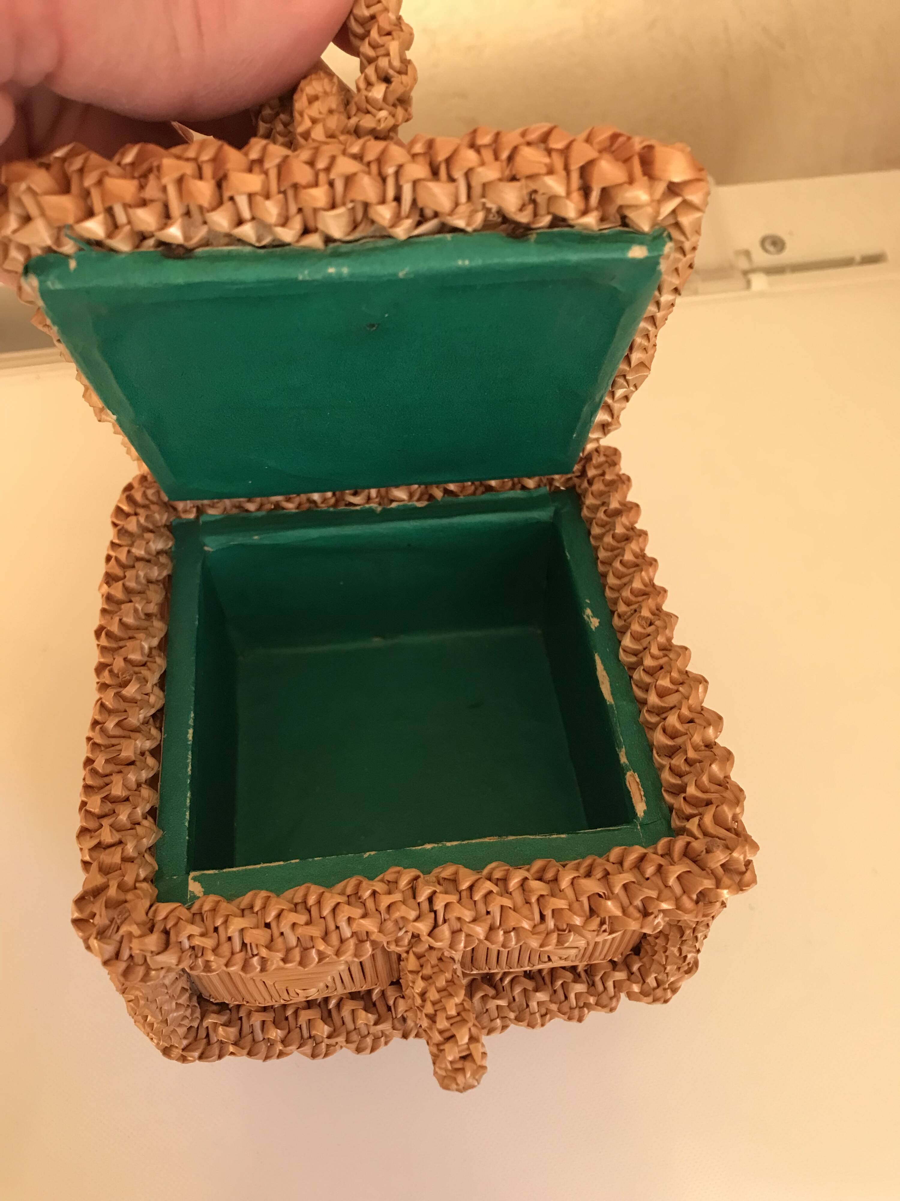 Jewelry box