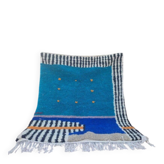 Handmade pure wool rug, traditional size 150 x 250 cm.