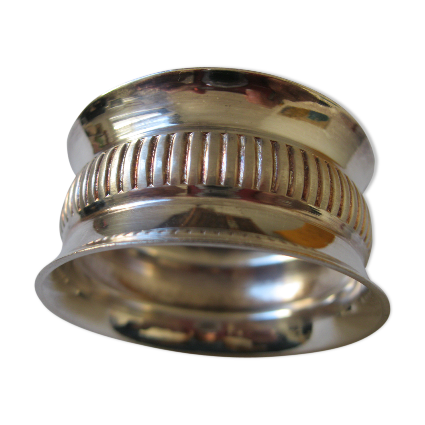 Silver metal towel round