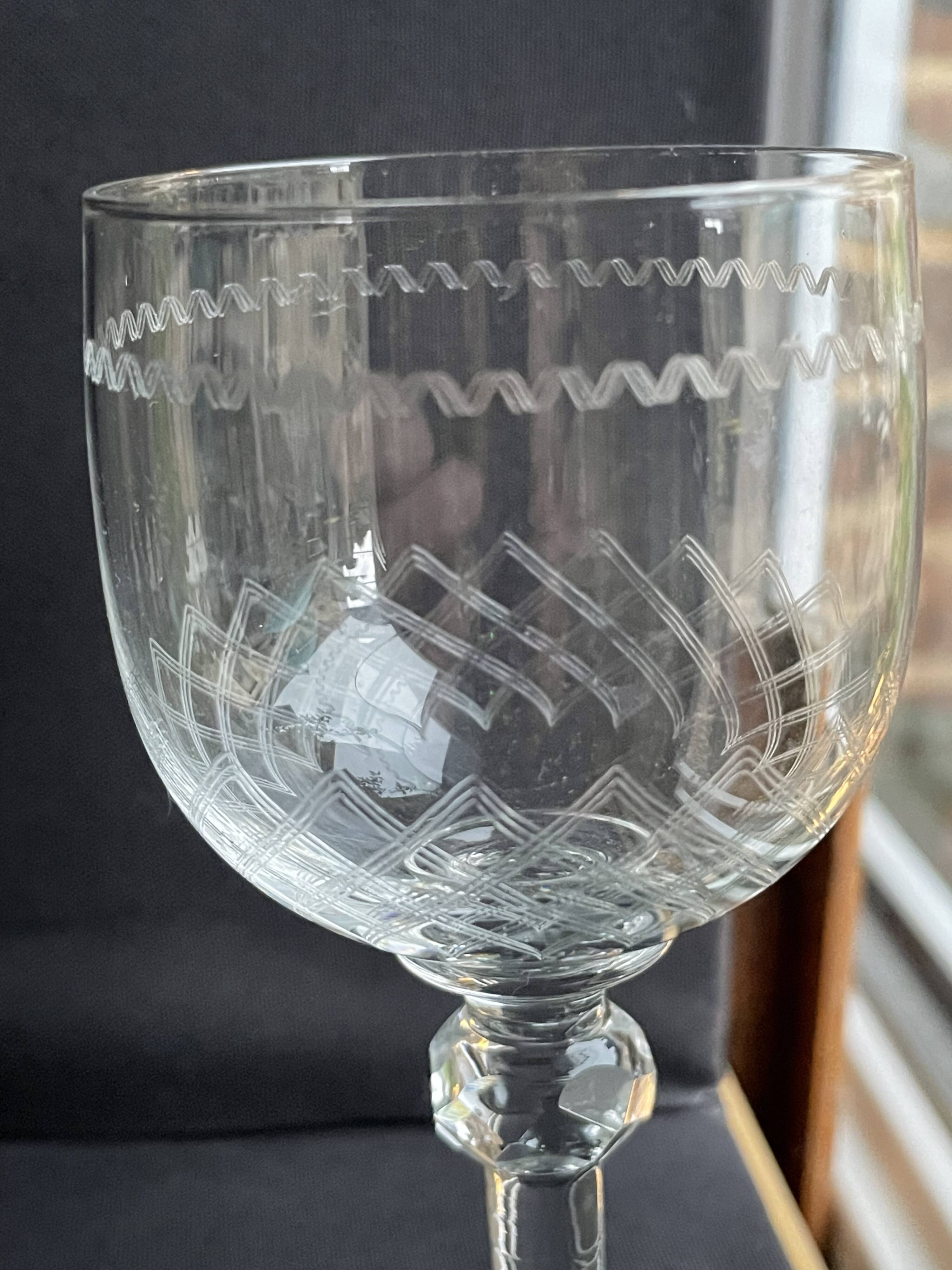 7 wine glasses – Blown, cut and guilloché glass