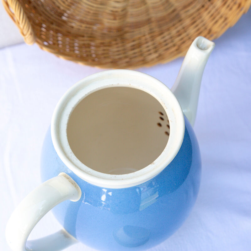 Villeroy blue teapot and Boch model Orléans