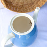 Villeroy blue teapot and Boch model Orléans