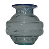 Vase en verre bleu moucheté blanc