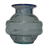 Vase en verre bleu moucheté blanc