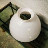 Globe in opaline for suspension