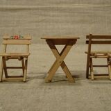 Anciens meubles miniatures de poupée table et 2 chaises salon de jardin pliant