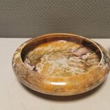 Ensemble d'Arabie finlandaise, composé d'un vase Art Déco et d'un plat assorti, émail lustré marbré.