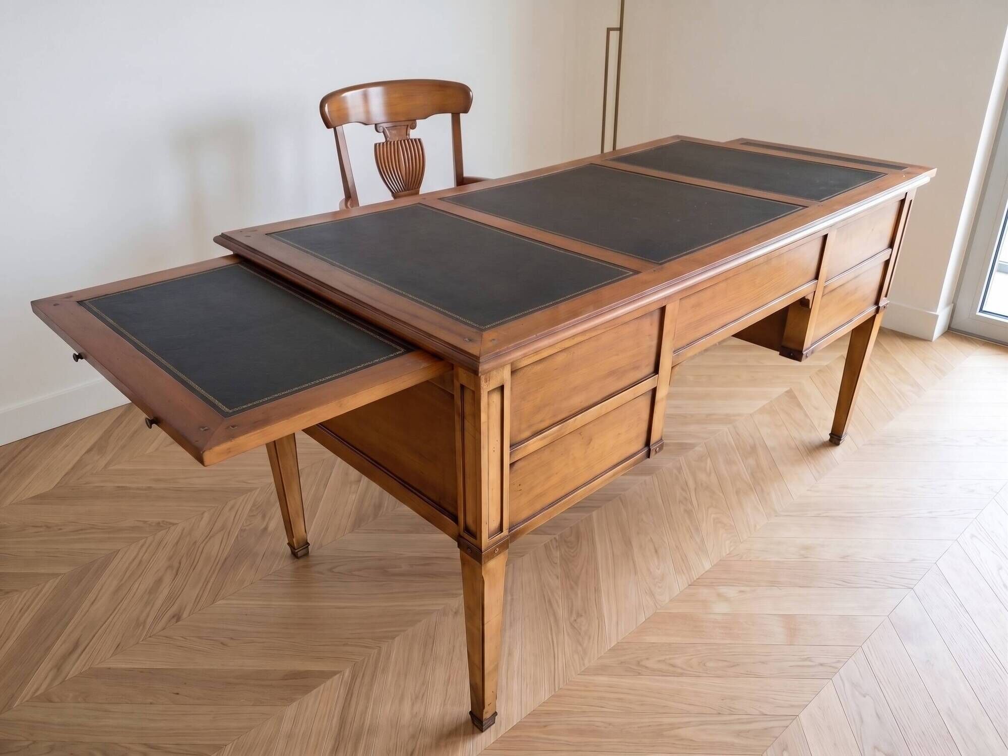 Office set and chair in cherry wood, antique style.
