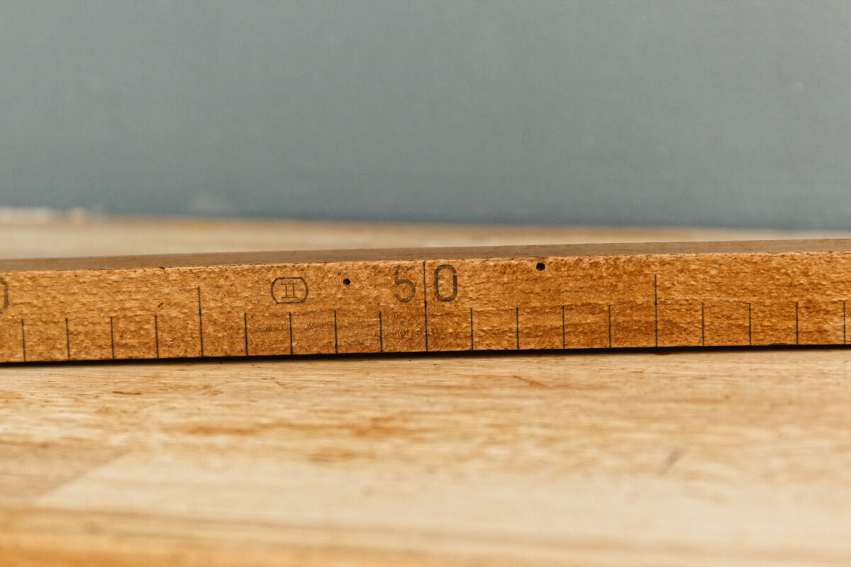 Metre of draper, oak