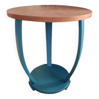 Wooden pedestal table