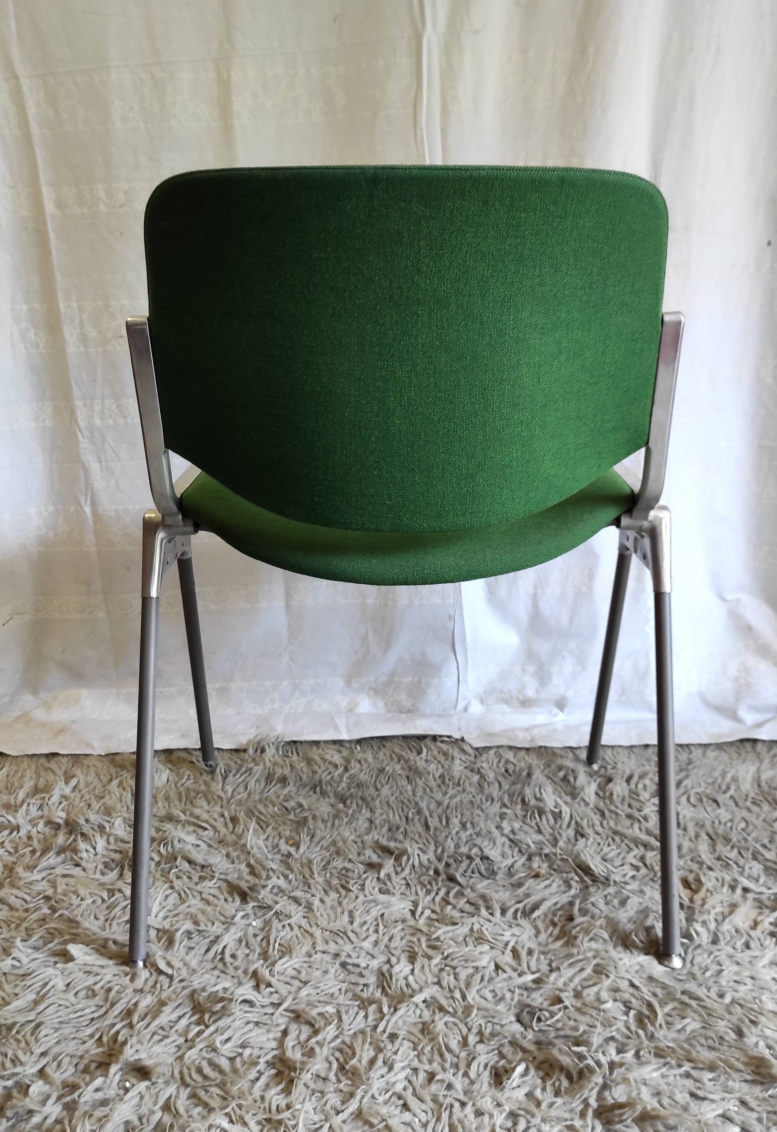 Chair design by Giancarlo Piretti for Castelli 70