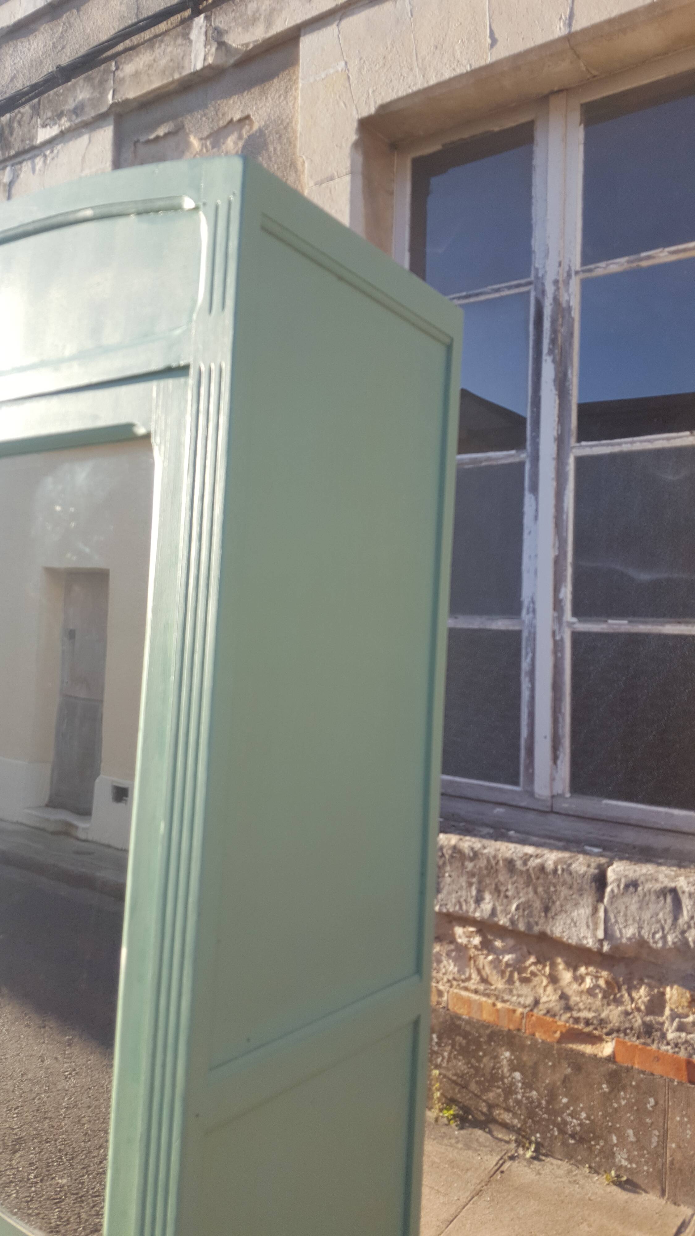 Vintage parisian wooden slip-up