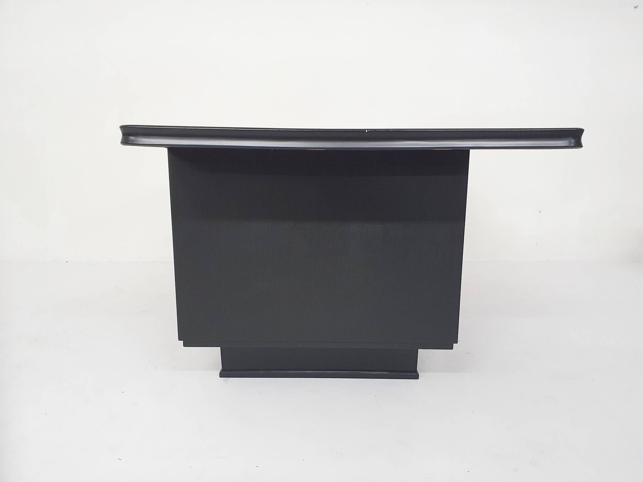 Bureau exécutif en bois noir, années 1960