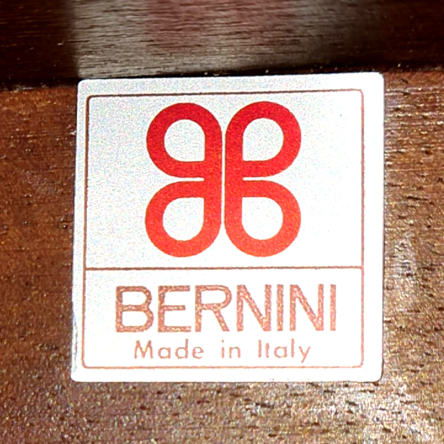 Table et chaises en noyer par Antonio Virgilio pour Bernini Italie années 1970