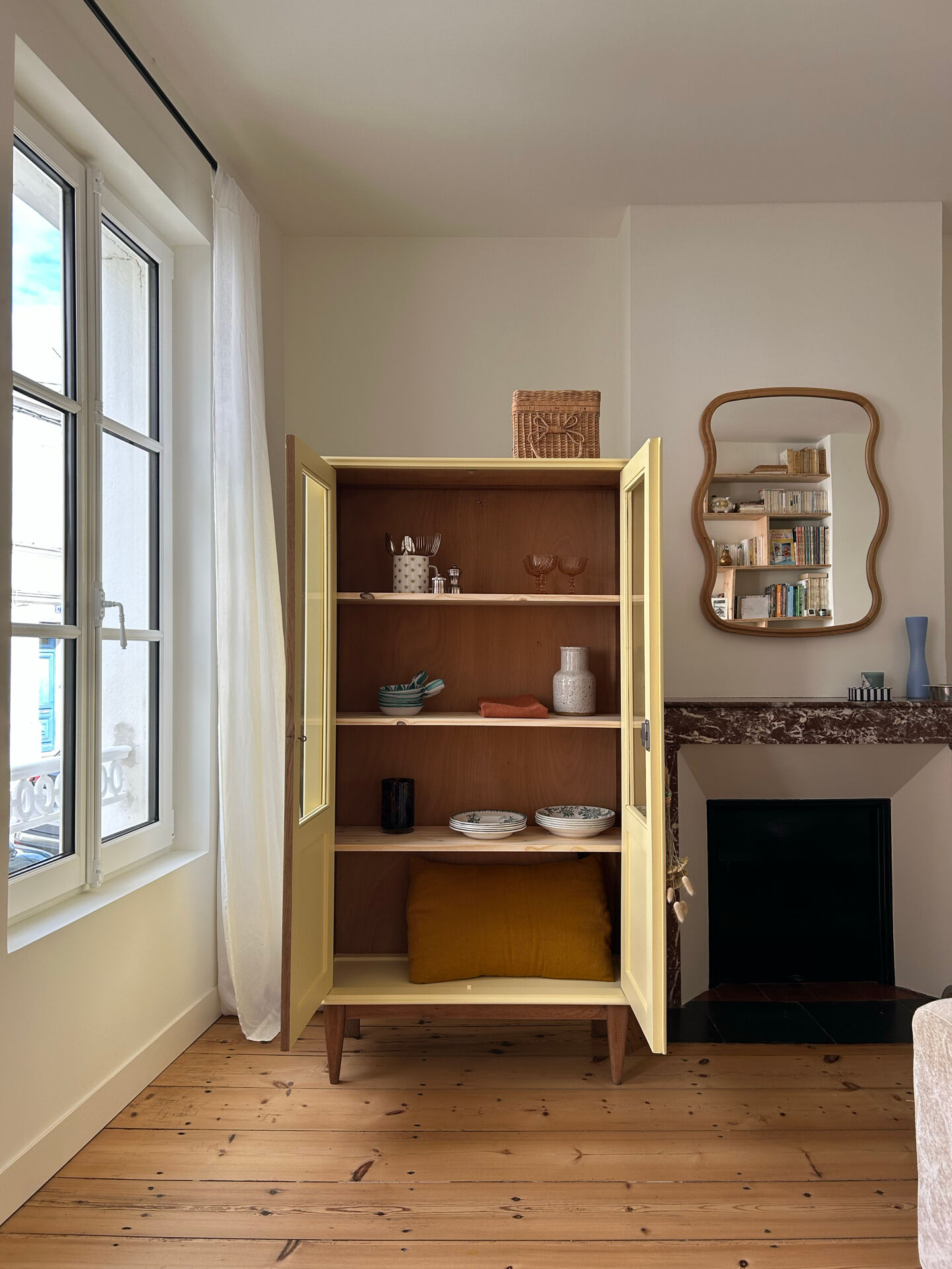 Armoire vitrée rénovée 