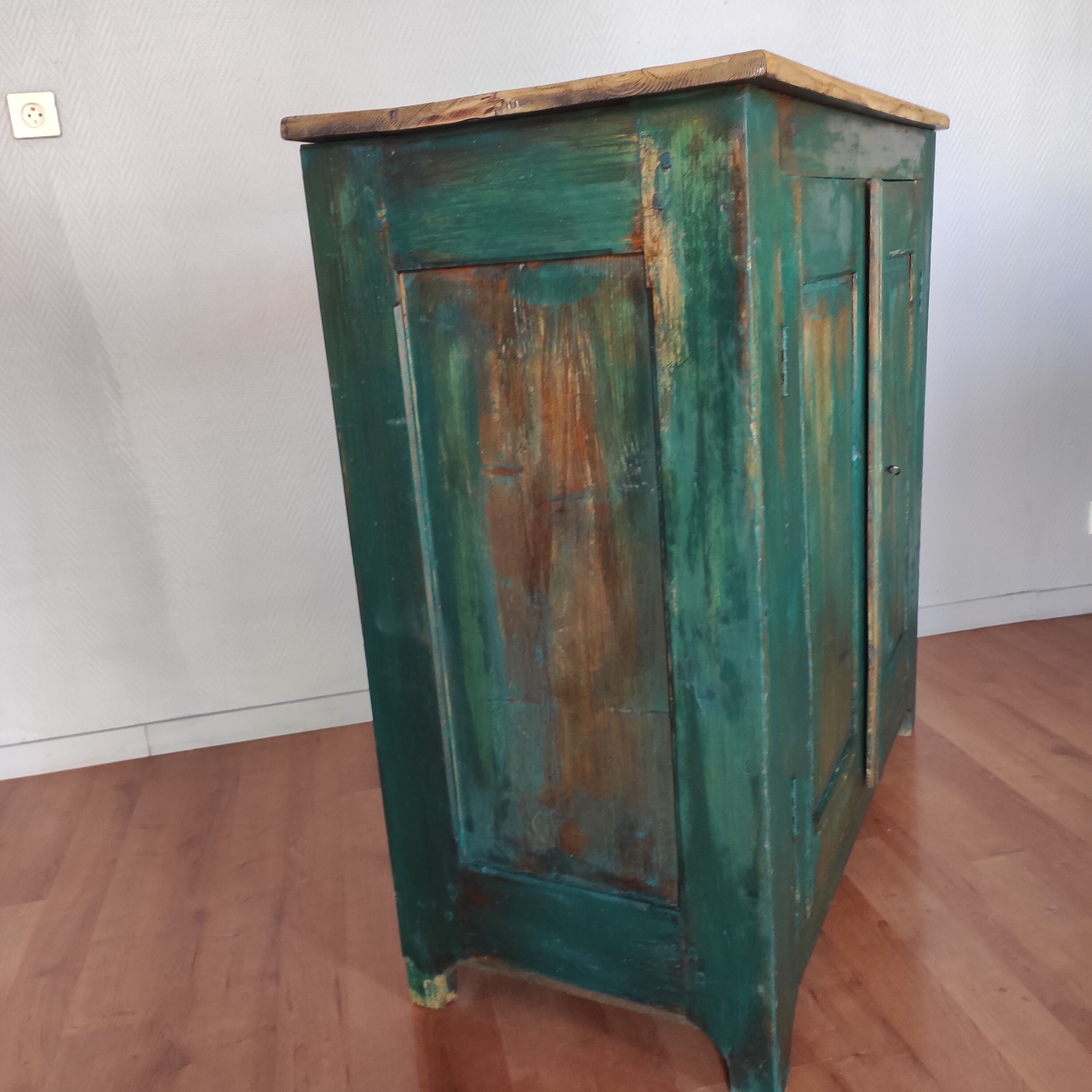 Old Parisian style buffet