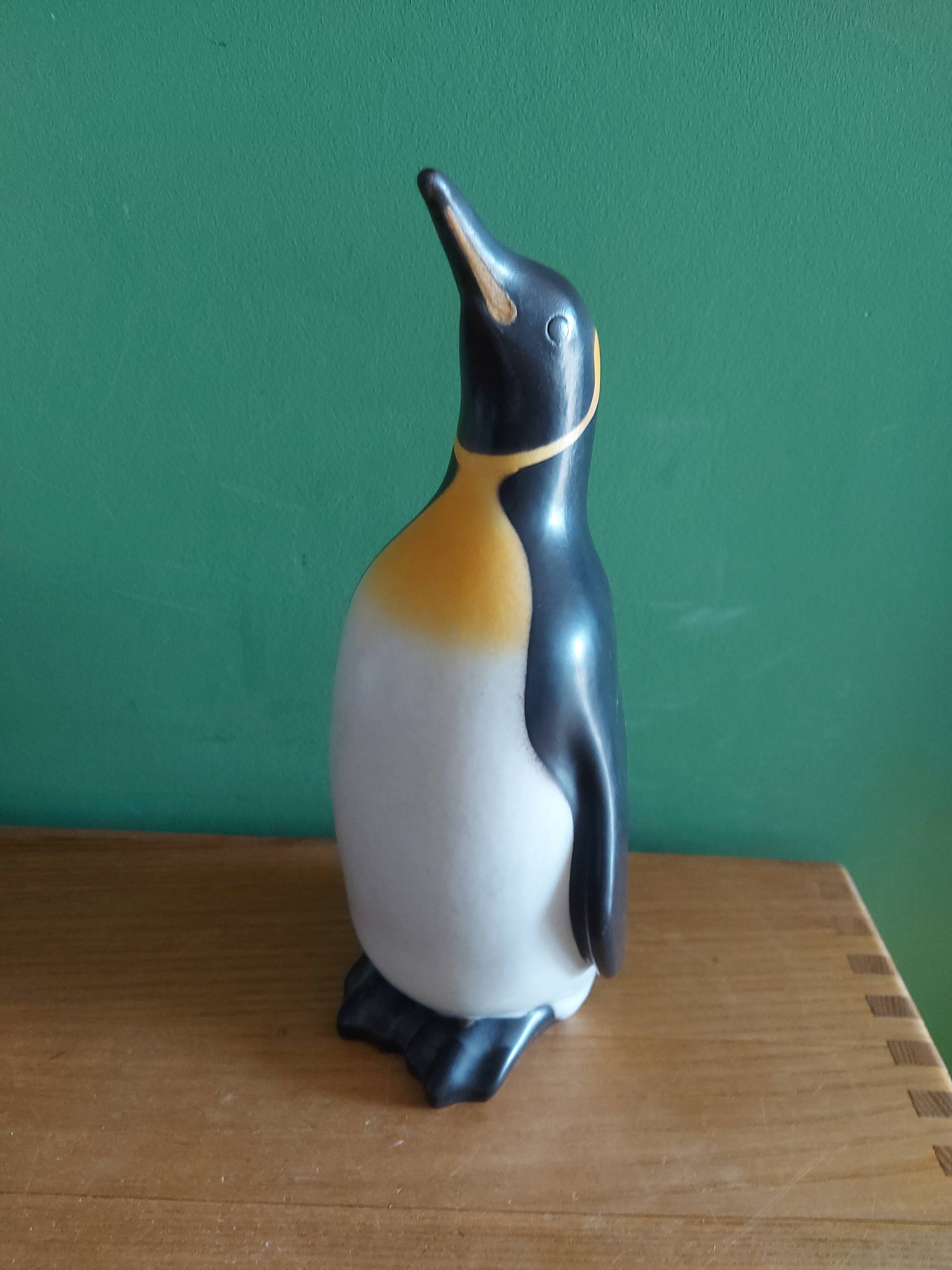 Ceramic piggy bank king penguin, denmark