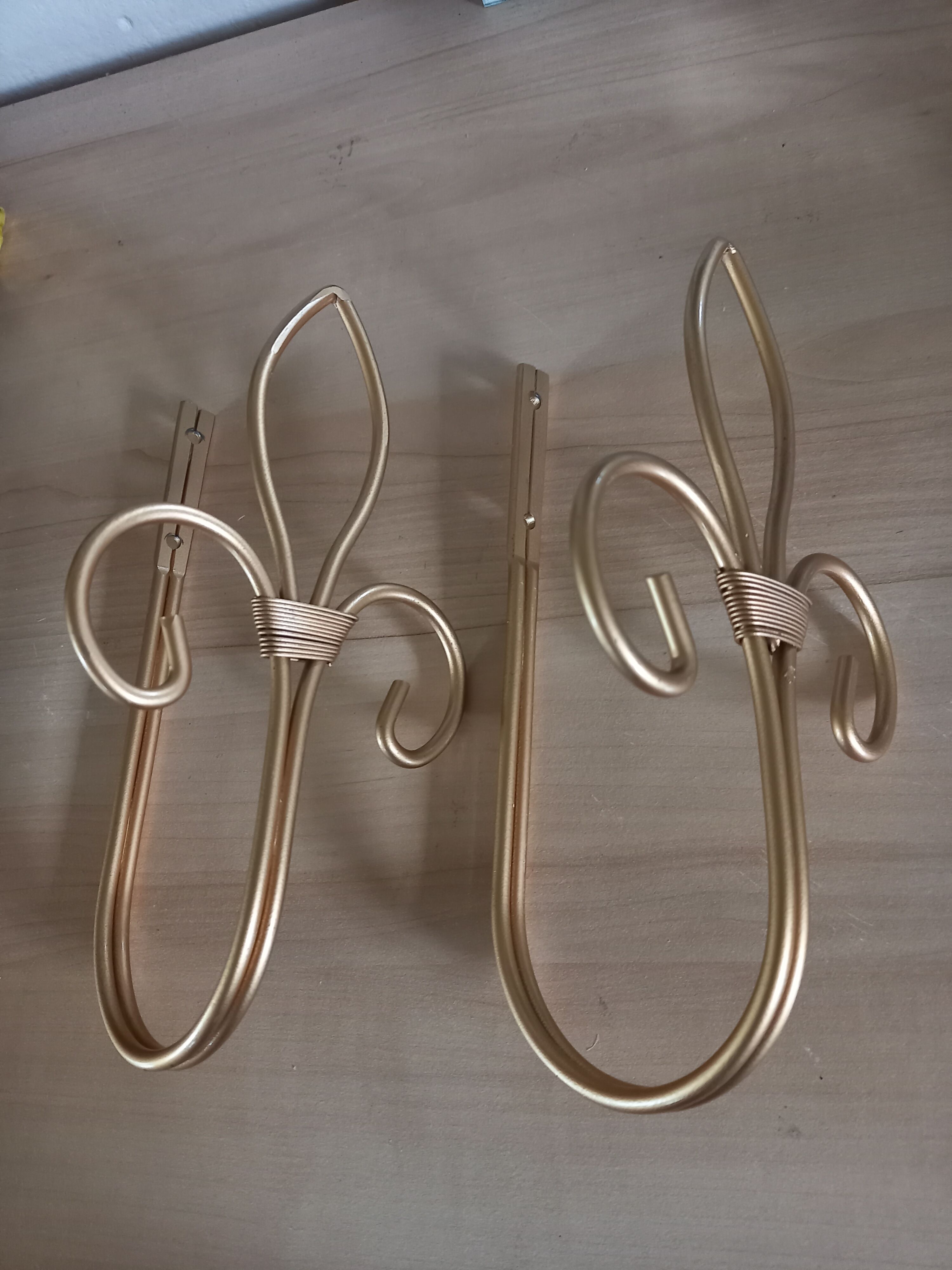 Lot 2 patères pour embrases à rideaux fleur de lys doré