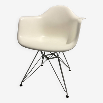 VITRA DAR Eames Armchair White