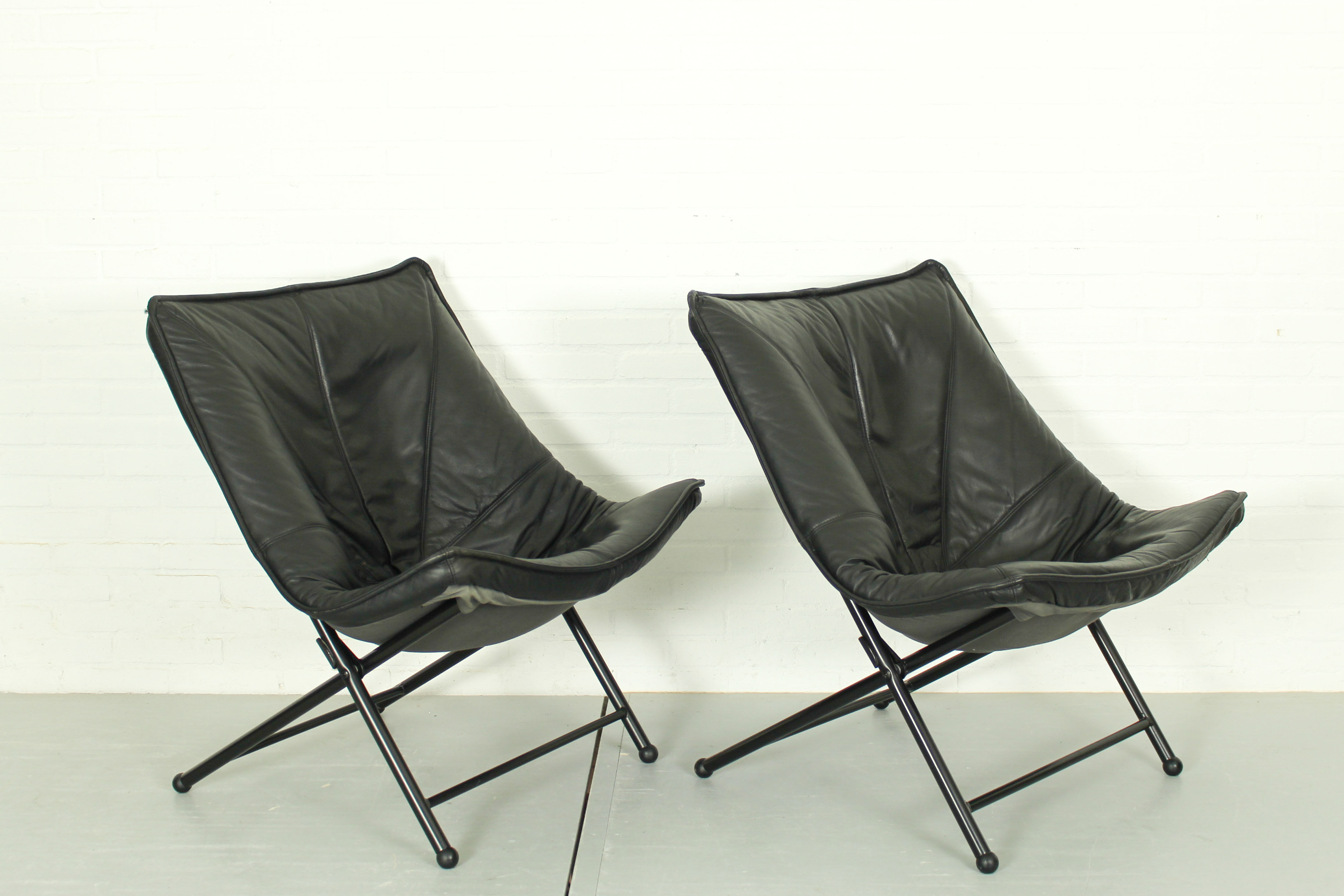 Folding Lounge Chairs in black leather by Teun van Zanten for Molinari, 1970s