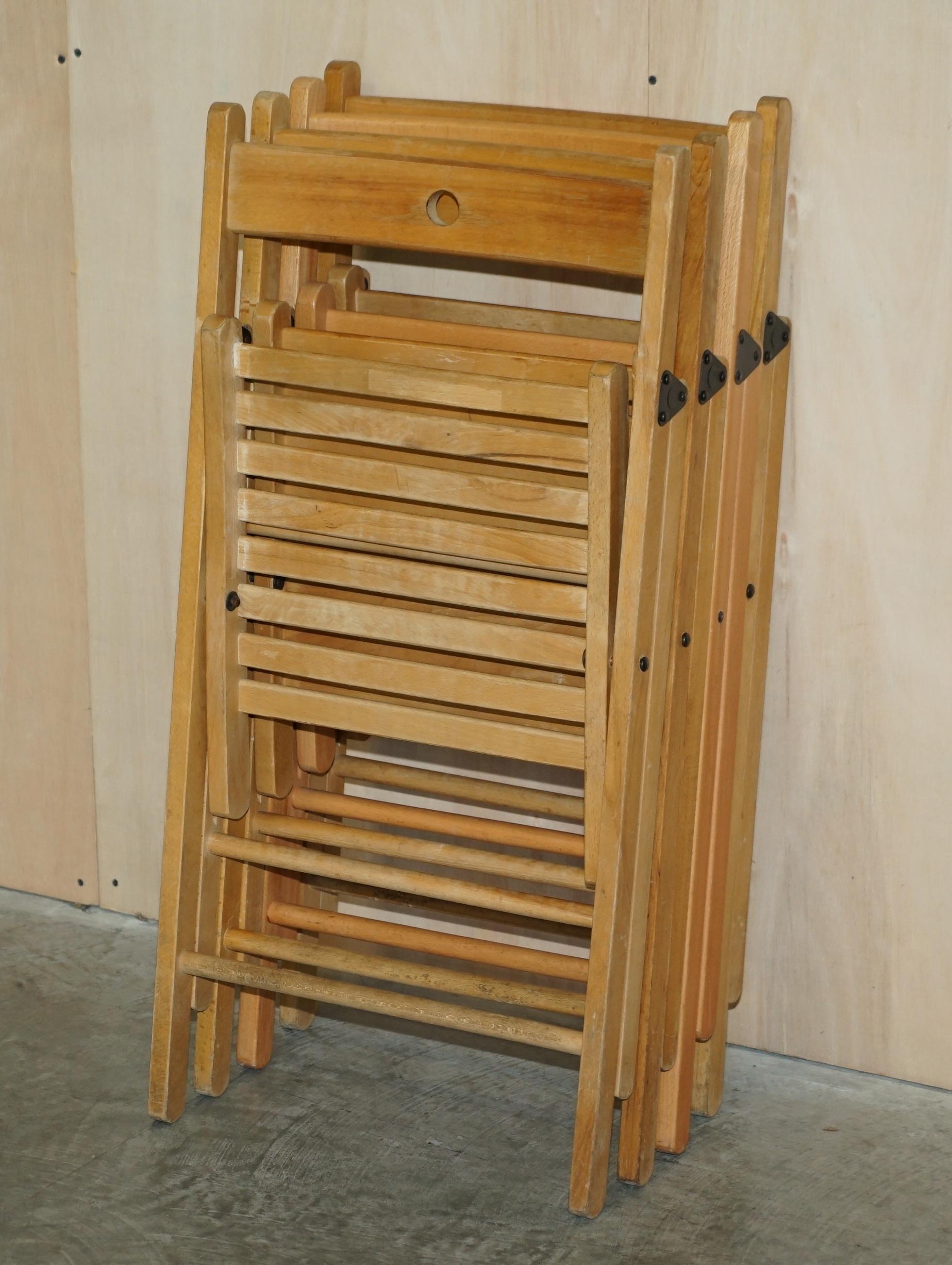 Set of 4 folding steamer chairs in oak from around 1940.