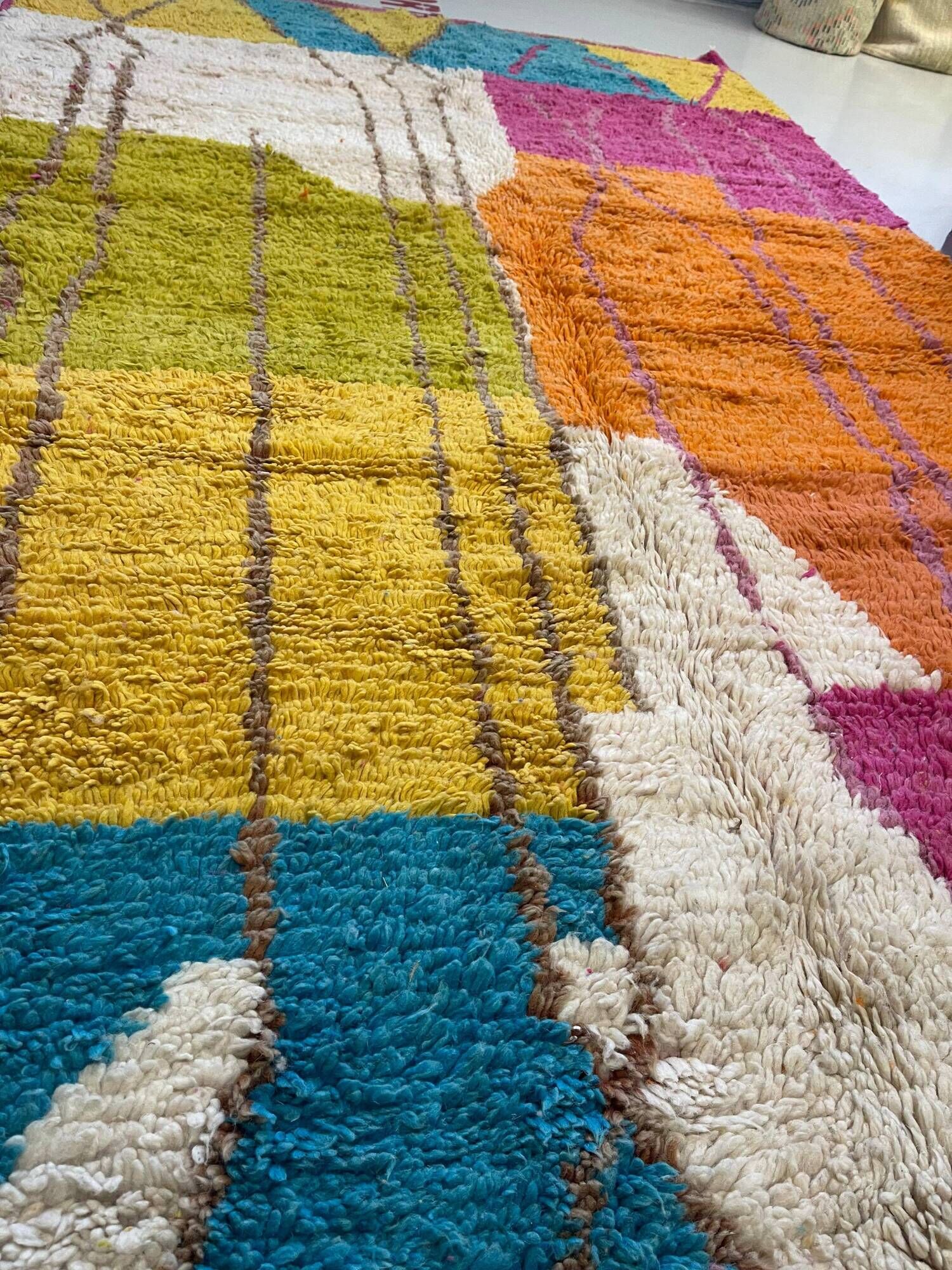 Multicoloured handmade wool Berber rug – 162 × 257 cm