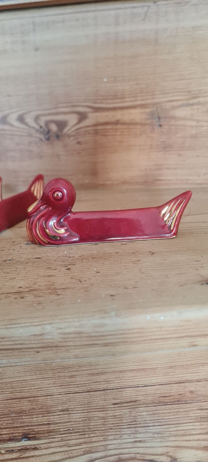 Ceramic knife holder