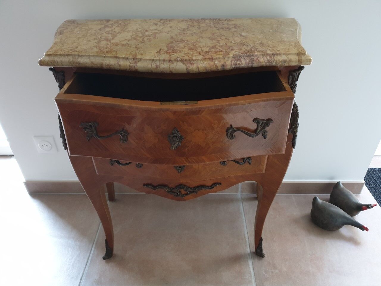Louis XV curved chest of drawers
