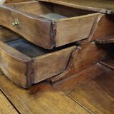 Bureau de pente - commode-scriban galbé en noyer et marquéterie – ép. LXV