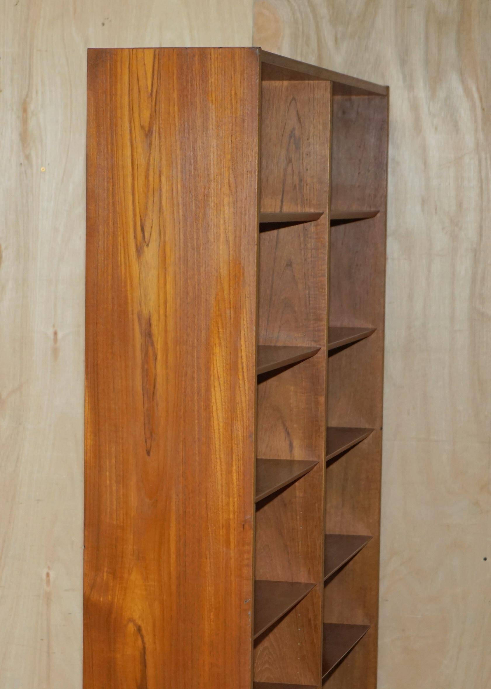 Pair of large open bookshelves Poul Hundevad Mid Century Modern in teak