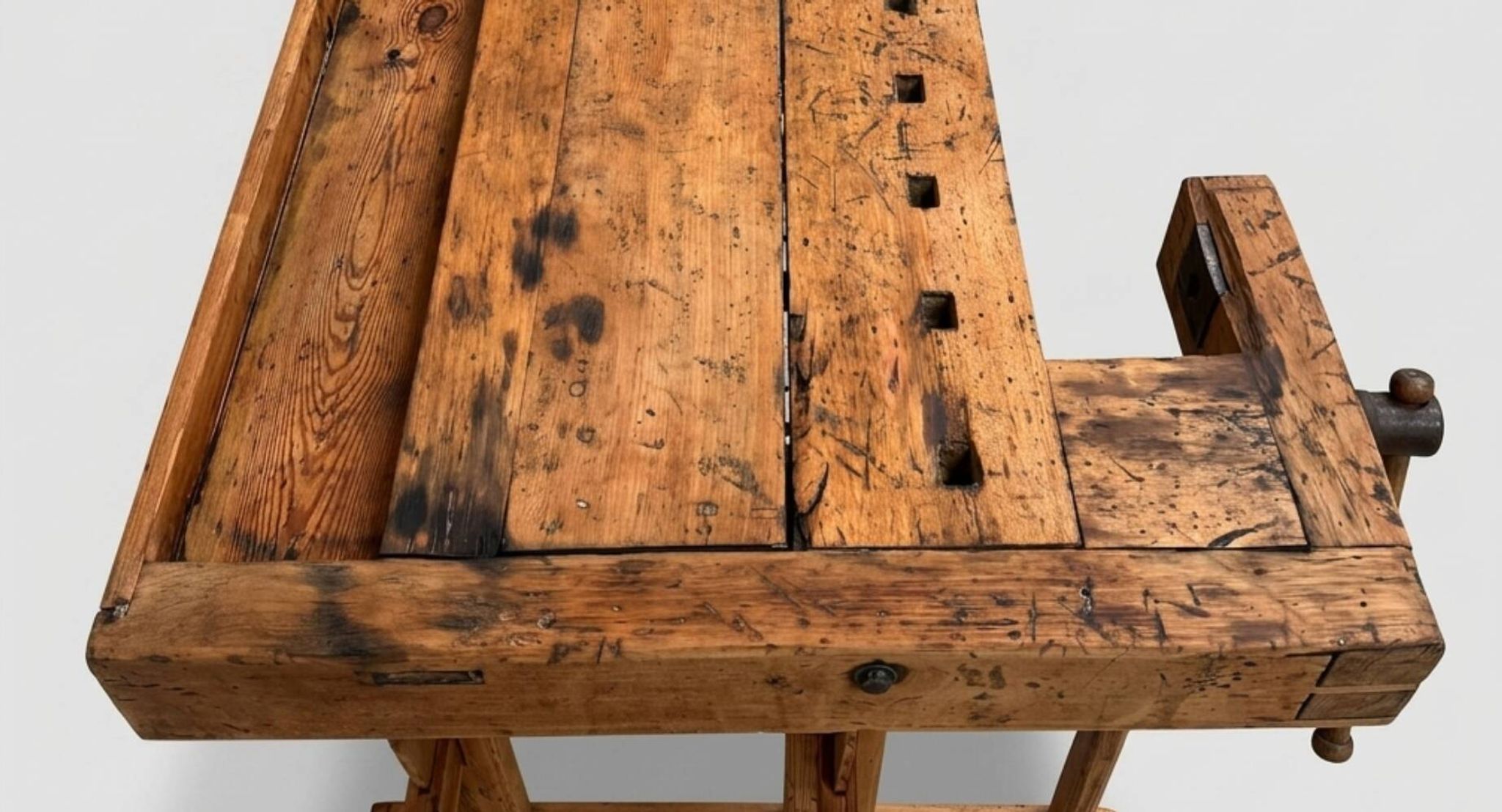 Établi industriel vintage en bois pour menuisier