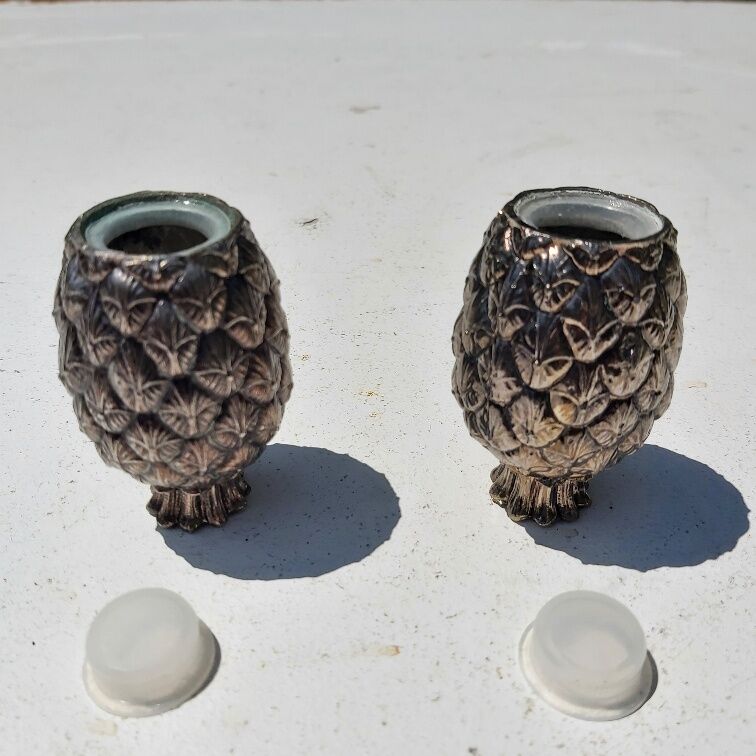 Salt and pepper pineapple silver metal