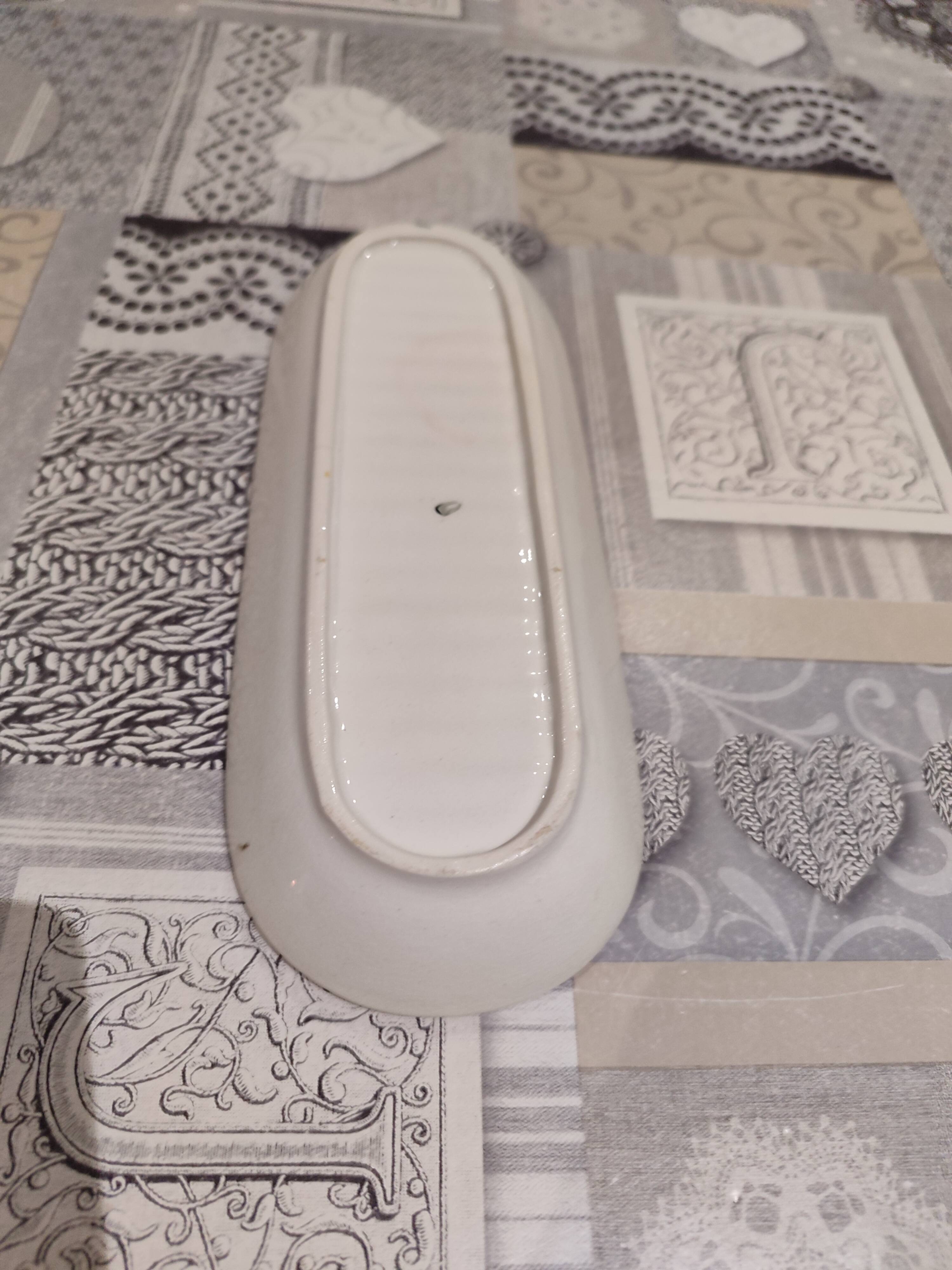 Soap dish or comb holder