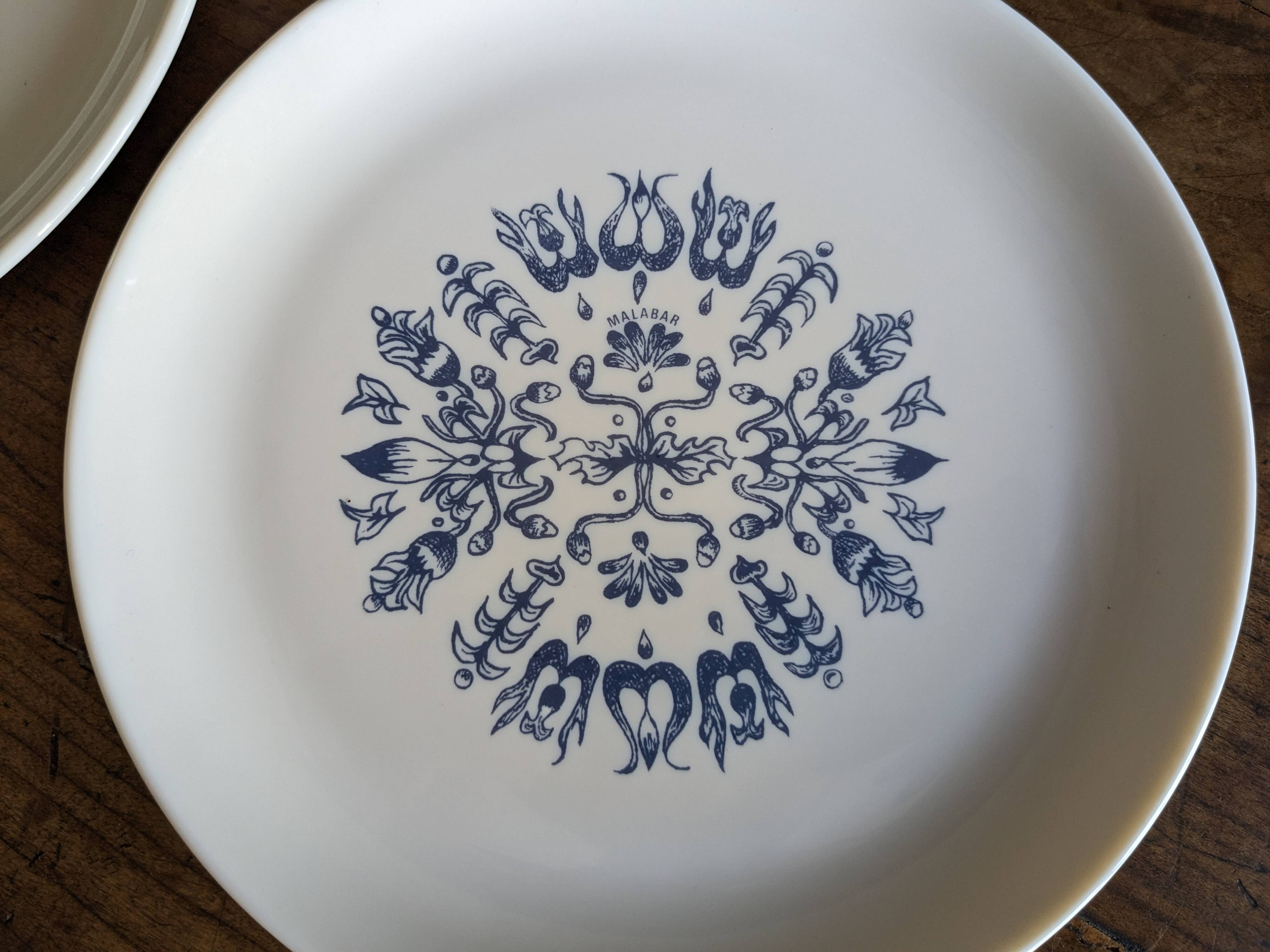 Service de 10 assiettes à dessert vintages par Sovirel