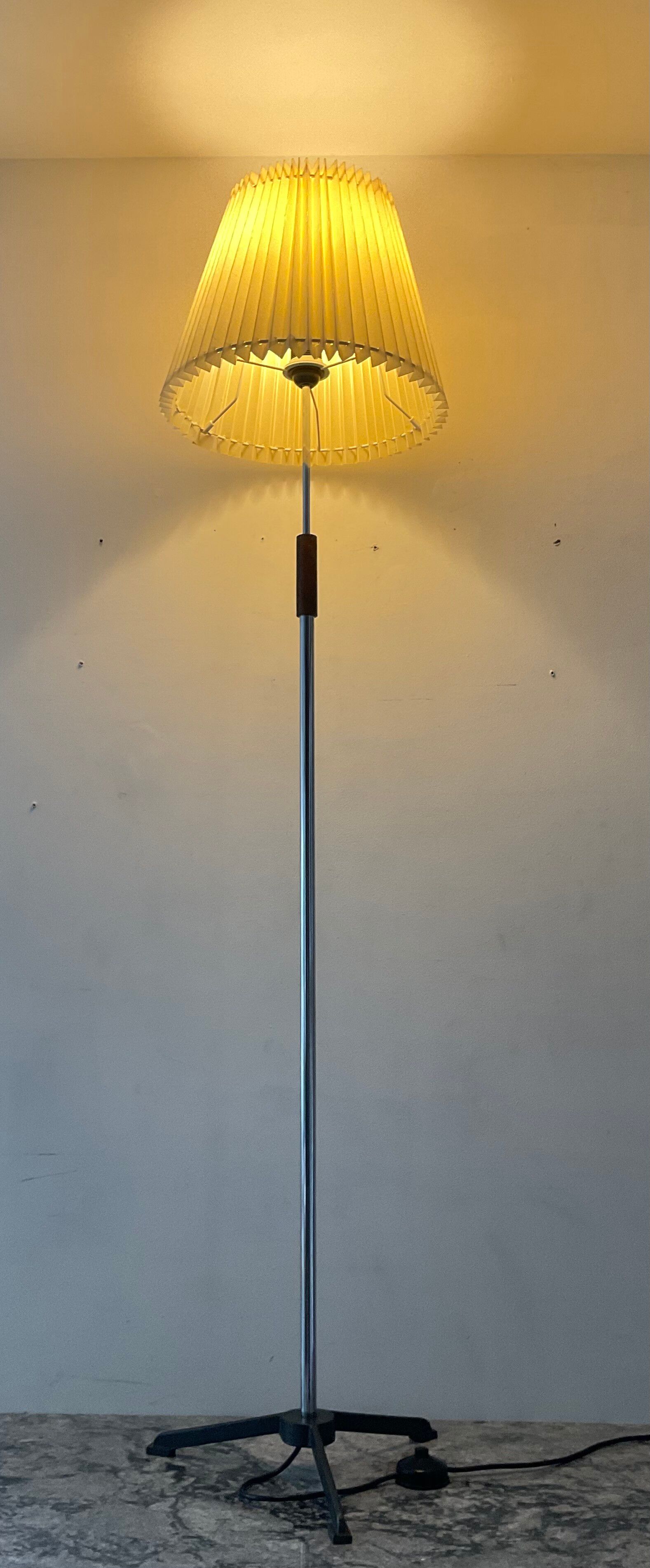 1970s floor lamp in metal and teak