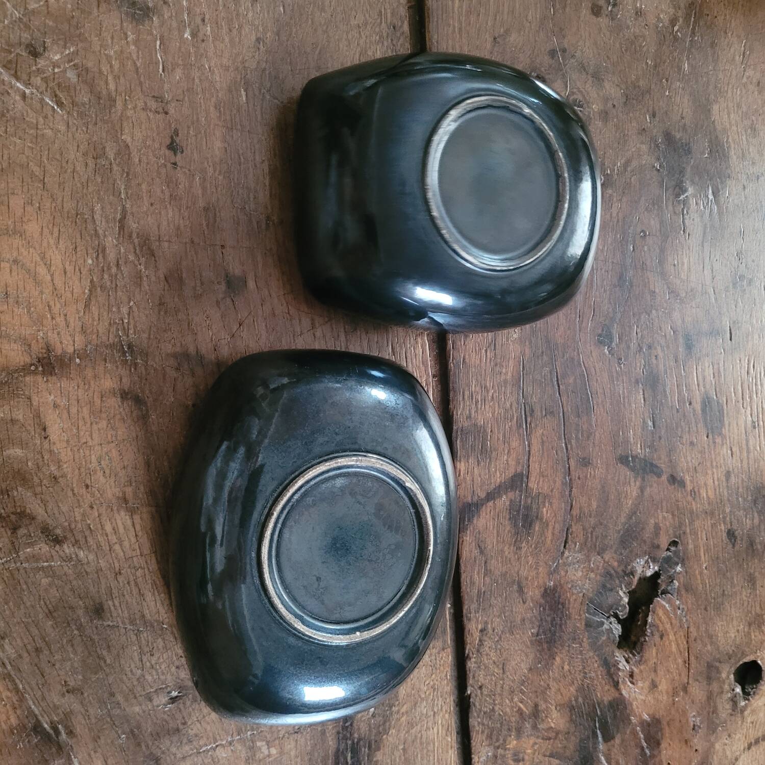 Paire de coupelles en céramique émaillée bicolore, années 1970