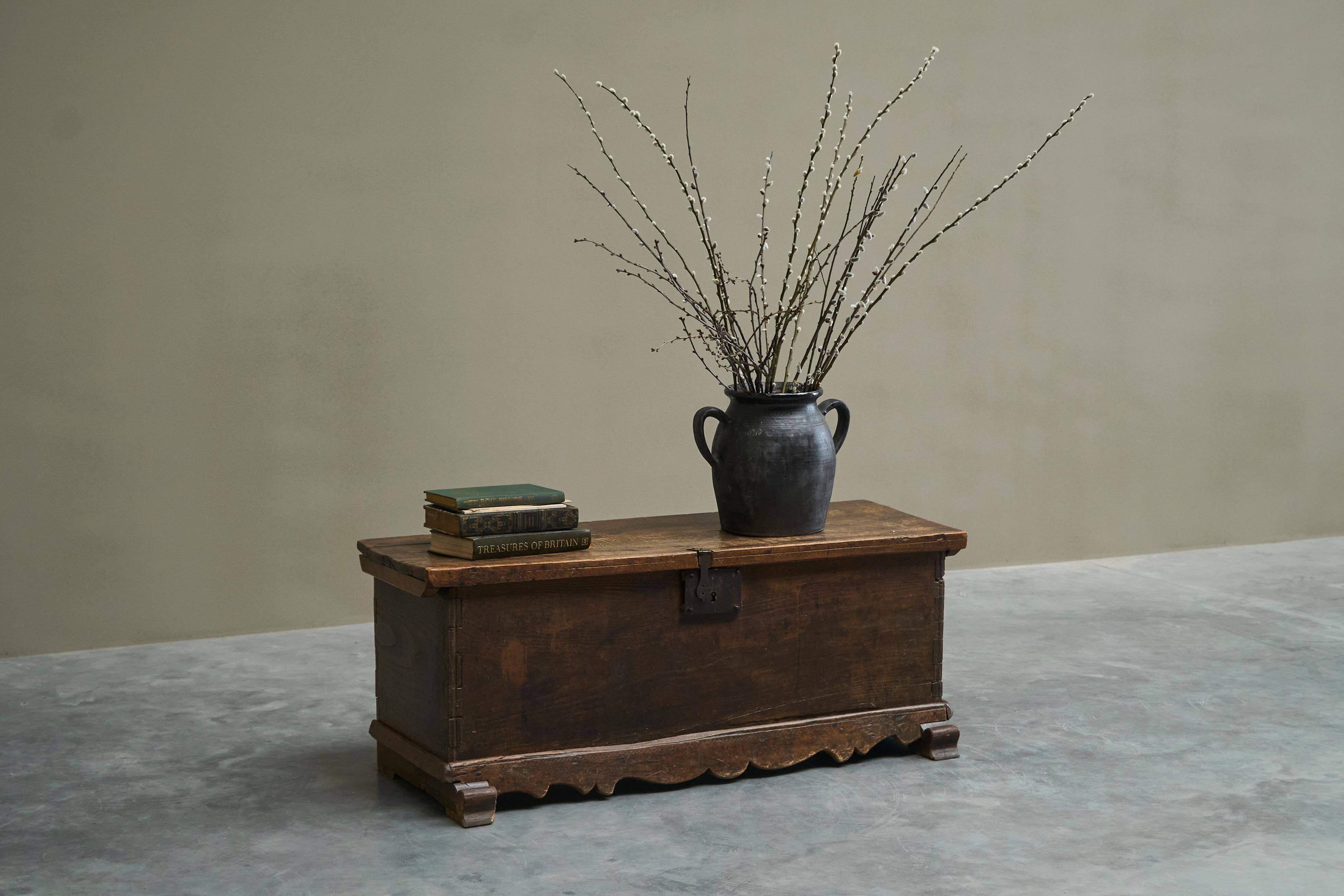 Oak and wrought iron mallet, early 18th century.