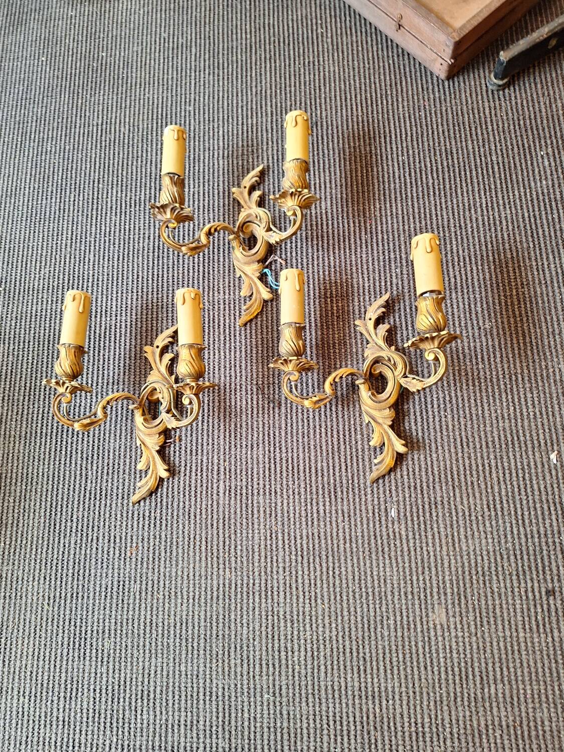 series lot 3 bronze wall lights